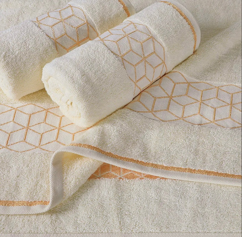 Set of 2 Towel off white color